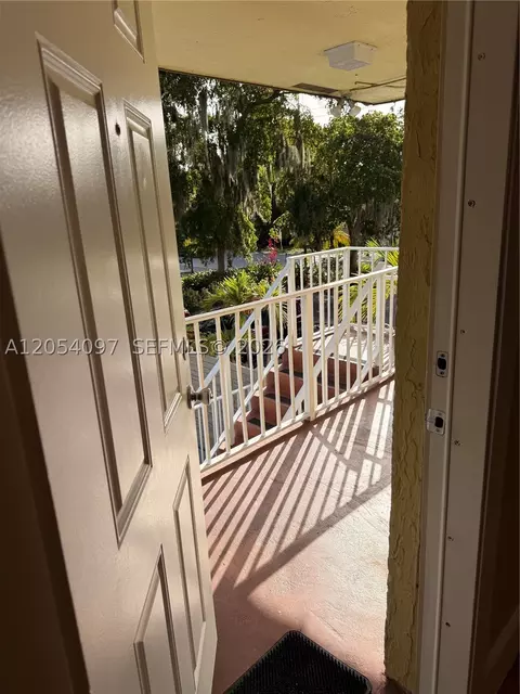 1125 NE 16th Pl #201, Fort Lauderdale, FL 33305