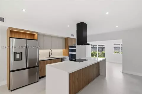 323 NW 104th Ter, Miami, FL 33150