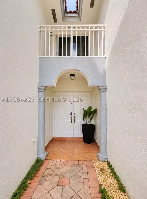 15355 SW 39th Ln, Miami, FL 33185