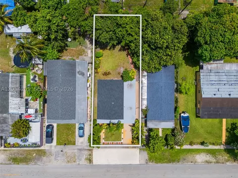 View/Area - 766 E 36th St, Hialeah, FL 33013 photo 1 of 10