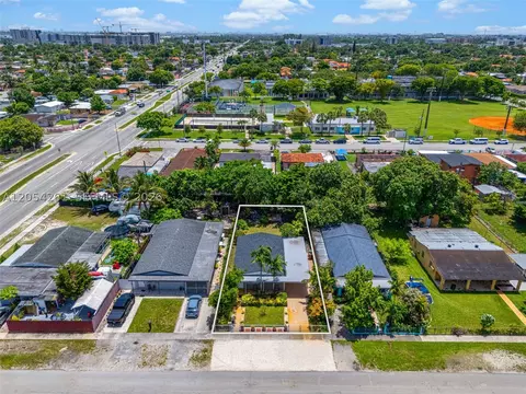 View/Area - 766 E 36th St, Hialeah, FL 33013 photo 2 of 10