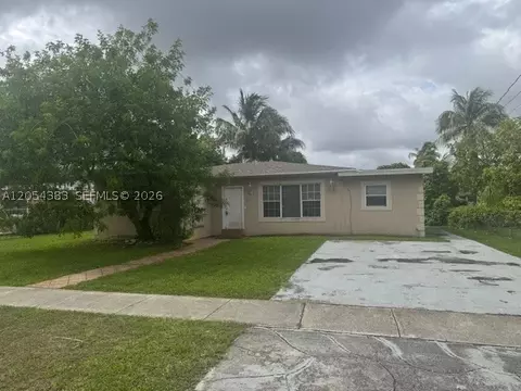 374 NE 171 St, North Miami Beach, FL 33162