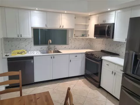 1200 SW 130th Ave #207G, Pembroke Pines, FL 33027