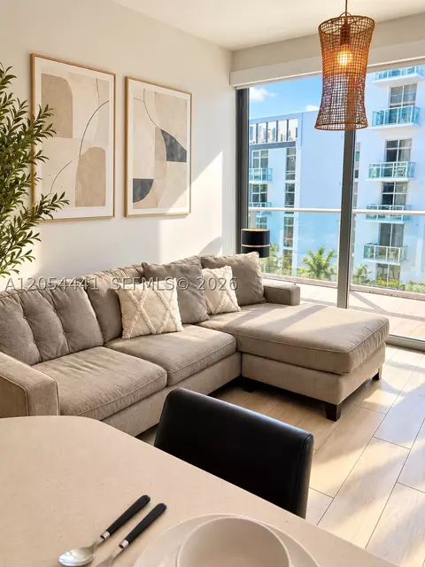 1600 SW 1st Ave #812, Miami, FL 33129
