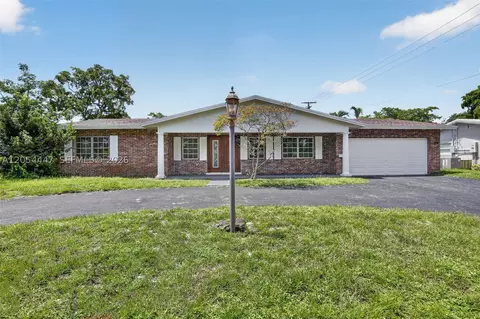 5620 SW 8th St, Plantation, FL 33317