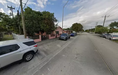 890 E 28th St, Hialeah, FL 33013 photo 2