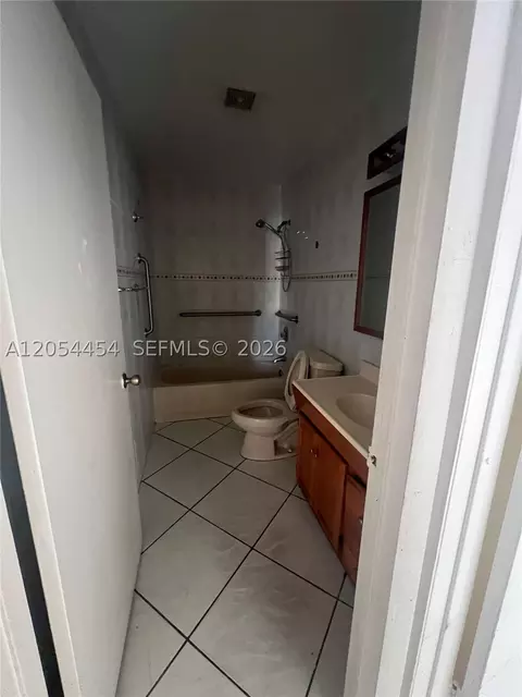 890 E 28th St, Hialeah, FL 33013 photo 6