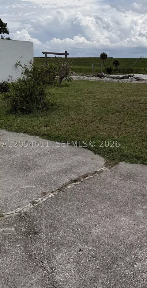 1053 Lantern Ln Okeechobee, Other, FL 34974 photo 5