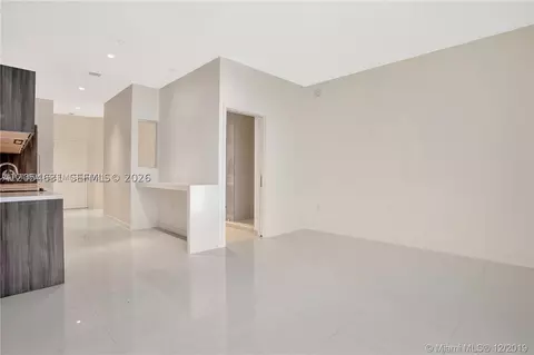 851 NE 1st Ave #504, Miami, FL 33132