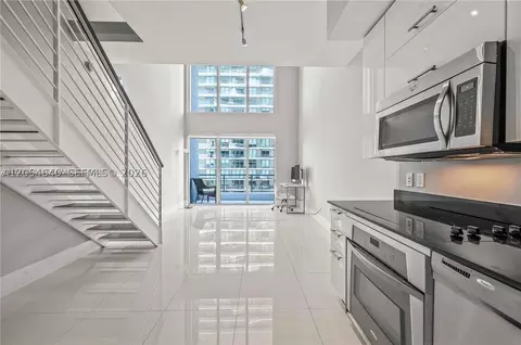 60 SW 13th St #3618, Miami, FL 33130