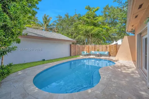 42 Birch Dr, Hollywood, FL 33026