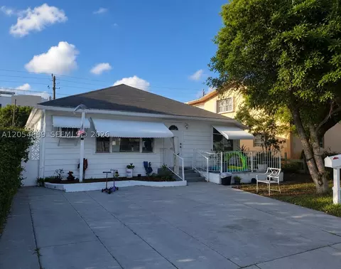 1711 Jackson St, Hollywood, FL 33020