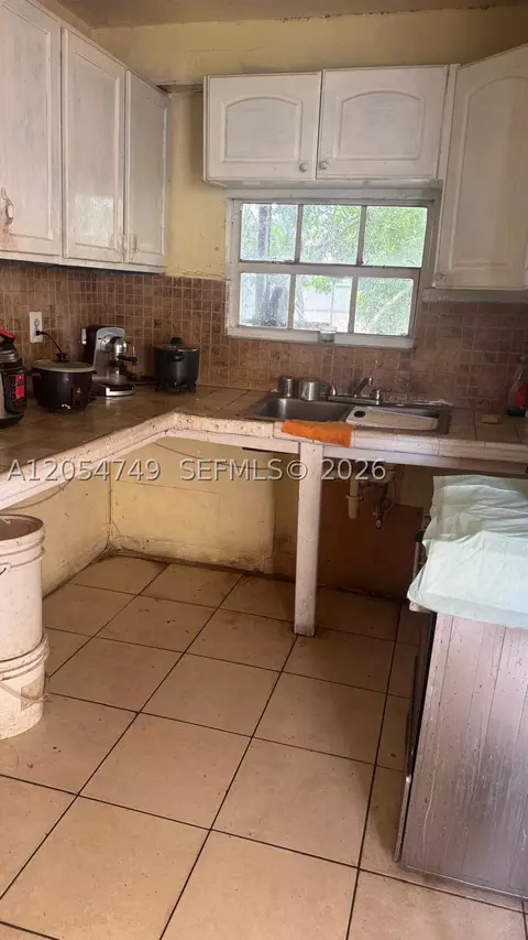 758 E 20th St, Hialeah, FL 33013 photo 6