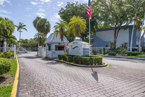 9365 Fontainebleau Blvd #E205, Miami, FL 33172