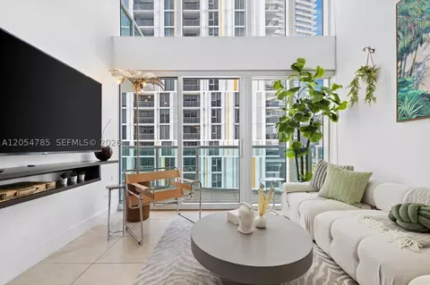41 SE 5th St #510, Miami, FL 33131