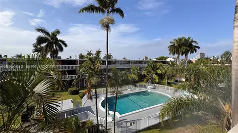 141 NE 10th Ave #24C, Hallandale Beach, FL 33009