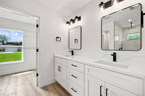 Bath - 181 Pine Crse, Ocala, FL 34472 photo 1 of 3