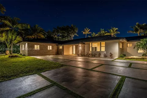 8600 SW 162nd St, Palmetto Bay, FL 33157