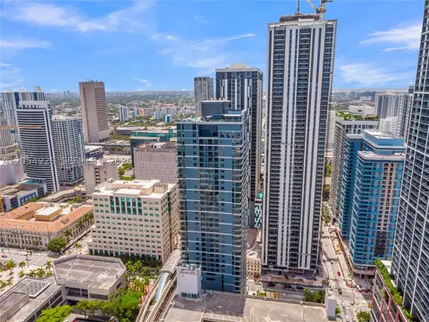 121 NE 5th St #3405, Miami, FL 33132