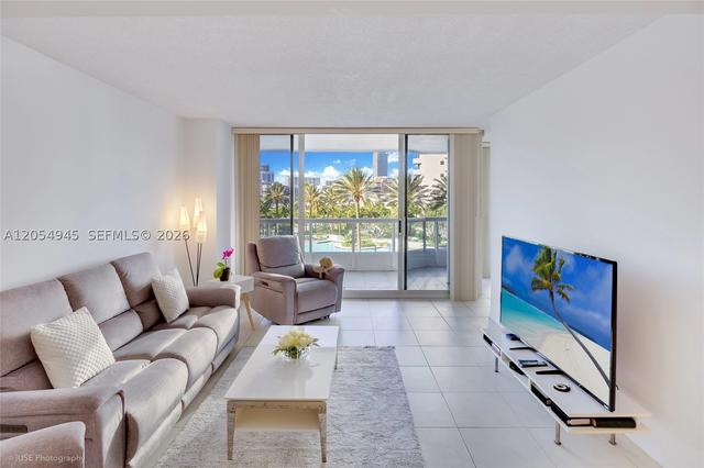 21205 Yacht Club Dr #701, Aventura, FL 33180