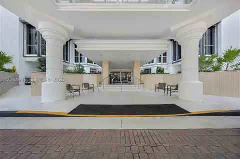 21205 Yacht Club Dr #701, Aventura, FL 33180