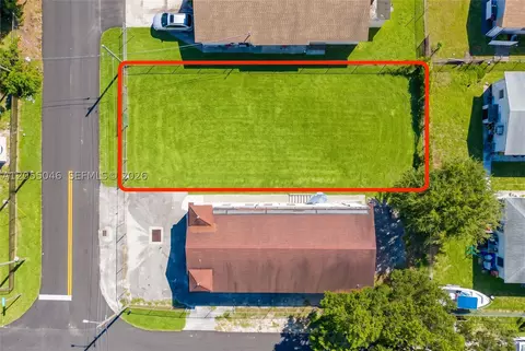 2990 NW 48th St, Miami, FL 33142 photo 2