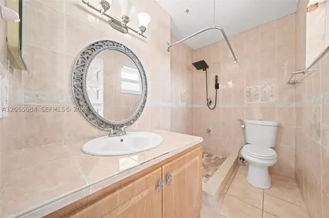 Bath - 5255 W 26th Ct #803, Hialeah, FL 33016 photo 3 of 5
