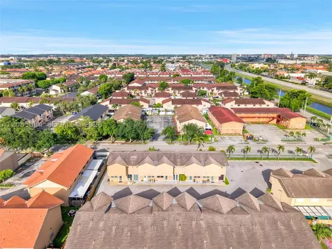 View/Area - 5255 W 26th Ct #803, Hialeah, FL 33016 photo 8 of 16