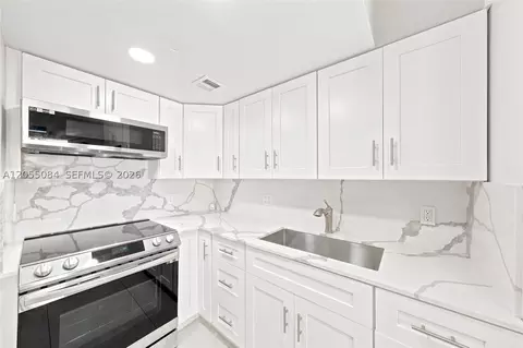 5255 W 26th Ct #803, Hialeah, FL 33016