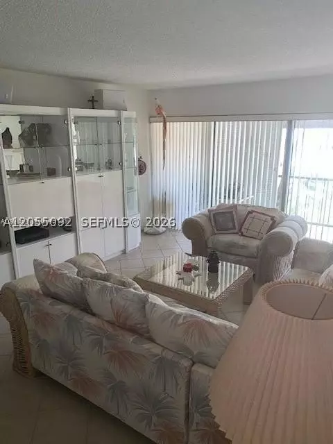 303 Racquet Club Rd #206, Weston, FL 33326