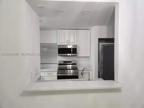 11643 NW 11th St, Pembroke Pines, FL 33026