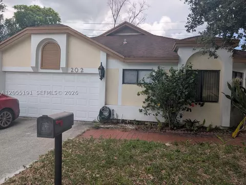 202 Maddy Ln, North Lauderdale, FL 33068