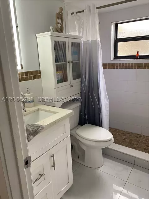 2570 W 67th Pl #12-2, Hialeah, FL 33016 photo 6