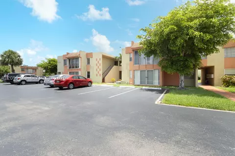 9350 W Flagler St #208B, Miami, FL 33174