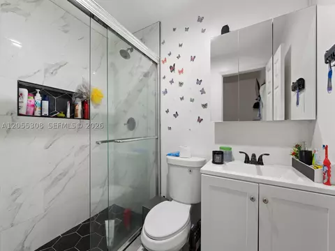 Bath - 355 W 62nd St, Hialeah, FL 33012 photo 5 of 5