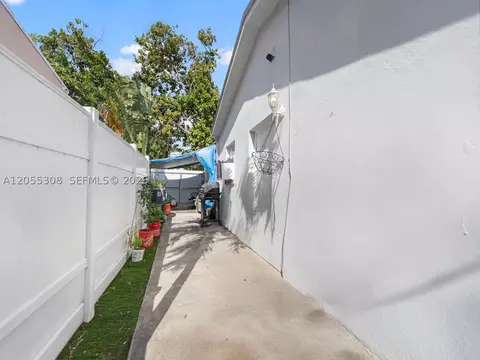 Exterior - 355 W 62nd St, Hialeah, FL 33012 photo 1 of 8