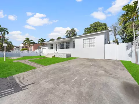 Exterior - 355 W 62nd St, Hialeah, FL 33012 photo 7 of 8