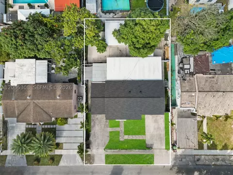 View/Area - 355 W 62nd St, Hialeah, FL 33012 photo 2 of 5