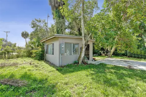Exterior - 1069 Marina Ln Cramer Ln, Moore Haven, FL 33471 photo 1 of 13