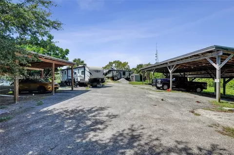 Exterior - 1069 Marina Ln Cramer Ln, Moore Haven, FL 33471 photo 8 of 13