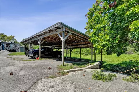 Exterior - 1069 Marina Ln Cramer Ln, Moore Haven, FL 33471 photo 2 of 13