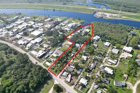 View/Area - 1069 Marina Ln Cramer Ln, Moore Haven, FL 33471 photo 8 of 15