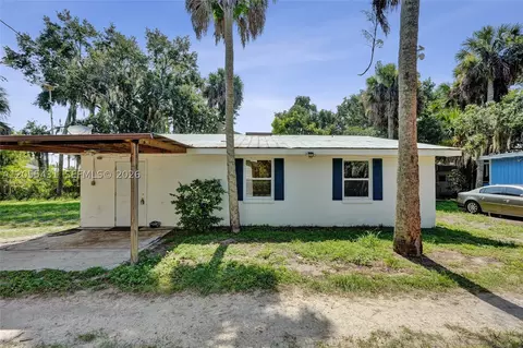 Exterior - 1069 Marina Ln Cramer Ln, Moore Haven, FL 33471 photo 11 of 13