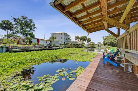 Exterior - 1069 Marina Ln Cramer Ln, Moore Haven, FL 33471 photo 9 of 13