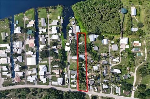 View/Area - 1069 Marina Ln Cramer Ln, Moore Haven, FL 33471 photo 3 of 15