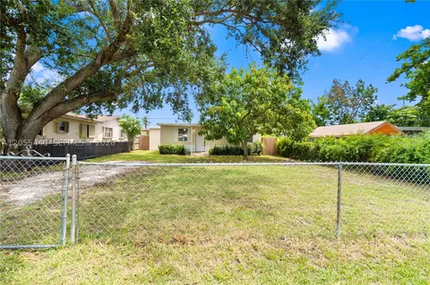6109 SW 40th Ct, Miramar, FL 33023