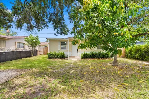 6109 SW 40th Ct, Miramar, FL 33023