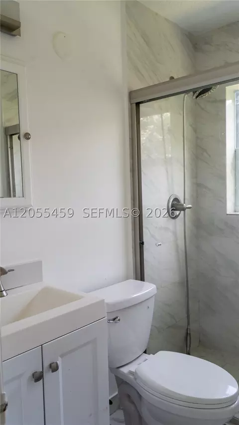 Bath - 20530 Eagle Nest Rd, Cutler Bay, FL 33189 photo 1 of 1