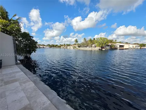 View/Area - 7282 Jacaranda Ln, Miami Lakes, FL 33014 photo 12 of 13