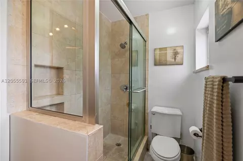 Bath - 7282 Jacaranda Ln, Miami Lakes, FL 33014 photo 2 of 4